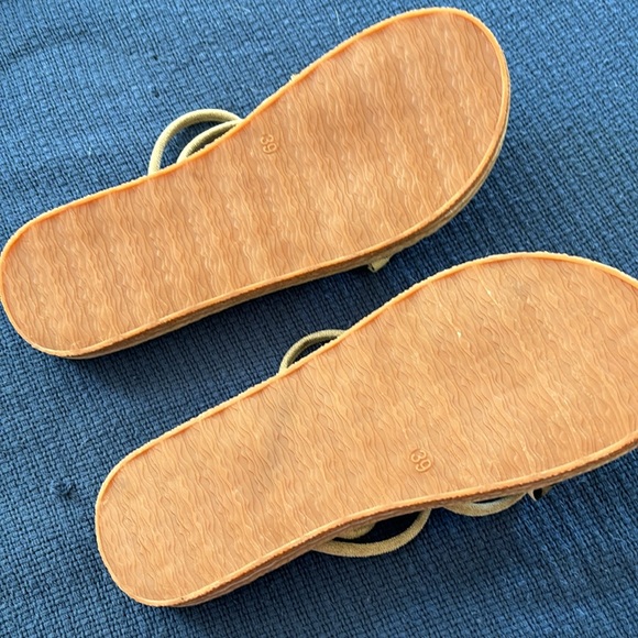 Brand new leopard print sandals - Picture 3 of 3